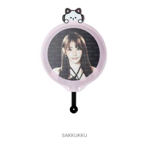 LE SSERAFIM - Image Picket Cover [EASY CRAZY HOT 2025 TOUR Official MD] - Image 3